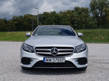 Mercedes Benz E220d W213 kombi 9G-Tronic &ndash; Elegancja i blichtr