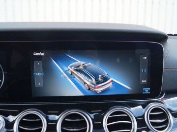 Mercedes Benz E220d W213 kombi 9G-Tronic &ndash; Elegancja i blichtr