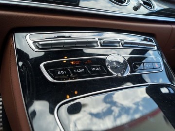 Mercedes Benz E220d W213 kombi 9G-Tronic &ndash; Elegancja i blichtr