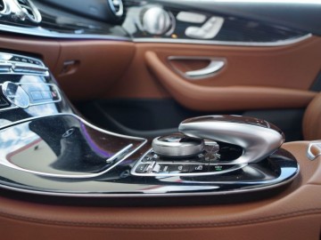 Mercedes Benz E220d W213 kombi 9G-Tronic &ndash; Elegancja i blichtr