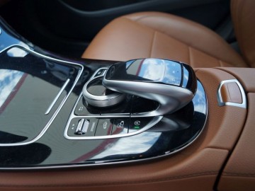 Mercedes Benz E220d W213 kombi 9G-Tronic &ndash; Elegancja i blichtr