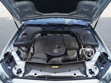 Mercedes Benz E220d W213 kombi 9G-Tronic &ndash; Elegancja i blichtr
