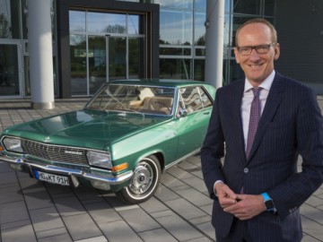 Opel Diplomat &ndash; Samoch&oacute;d szefa
