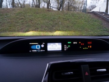Toyota Prius 1.8 Hybrid Synergy Drive 122KM CVT - Ekologiczny i oryginalny