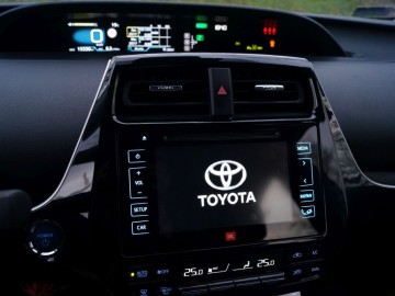 Toyota Prius 1.8 Hybrid Synergy Drive 122KM CVT - Ekologiczny i oryginalny