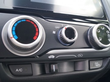 Honda Jazz 1,3 i-VTEC MT Comfort &ndash; Mikro Ninja