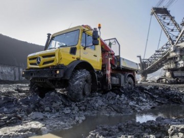 Mercedes Unimog U 4023/U 5023 &ndash; Najtrudniejszy off-road to jego żywioł