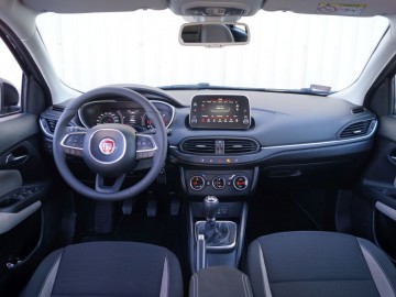 Fiat Tipo II Hatchback 1,4 T-Jet Lounge &ndash; Urokliwy