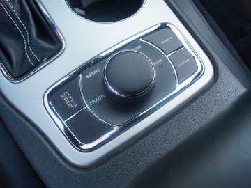 Jeep Grand Cherokee SRT 6.4 V8 HEMI &ndash; Ostatni nierozsądny