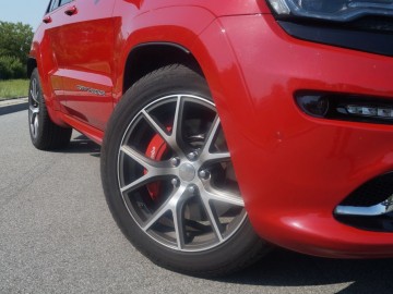 Jeep Grand Cherokee SRT 6.4 V8 HEMI &ndash; Ostatni nierozsądny