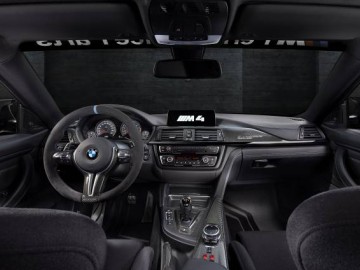 BMW M4 &ndash; Na torze Moto GP 2015