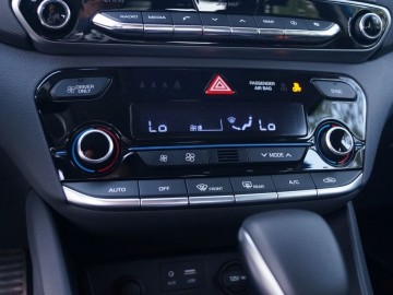 Hyundai IONIQ Hybrid 1,6 GDI 6DCT &ndash; Hyundai na bateryjce&hellip;