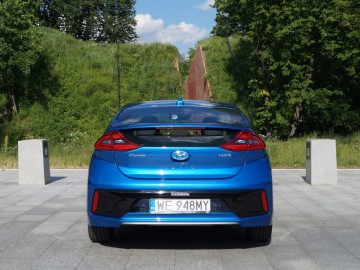 Hyundai IONIQ Hybrid 1,6 GDI 6DCT &ndash; Hyundai na bateryjce&hellip;
