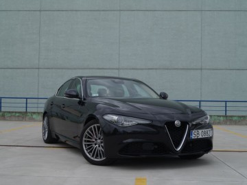 Alfa Romeo Giulia II 2,2 JTD 180 KM 8AT &ndash; Moja Sophia Loren