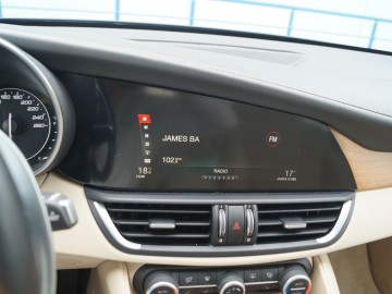 Alfa Romeo Giulia II 2,2 JTD 180 KM 8AT &ndash; Moja Sophia Loren