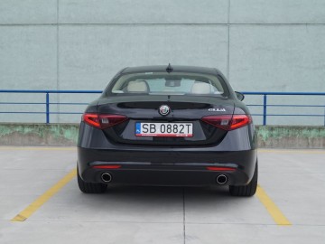 Alfa Romeo Giulia II 2,2 JTD 180 KM 8AT &ndash; Moja Sophia Loren