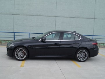 Alfa Romeo Giulia II 2,2 JTD 180 KM 8AT &ndash; Moja Sophia Loren