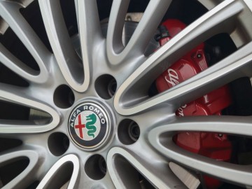 Alfa Romeo Giulia II 2,2 JTD 180 KM 8AT &ndash; Moja Sophia Loren