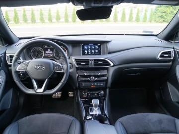 Infiniti Q30 2.0T 4x4 DCT - Japońskie wunderwaffe