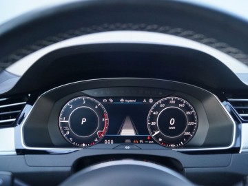 Volkswagen Arteon R-Line 2,0 TDI BiTurbo DSG 4Motion: - Passat nieoczywisty