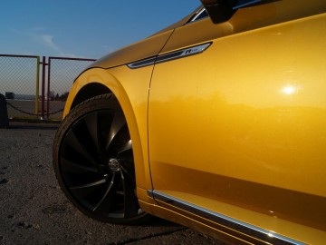 Volkswagen Arteon R-Line 2,0 TDI BiTurbo DSG 4Motion: - Passat nieoczywisty