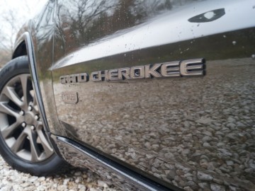 Jeep Grand Cherokee 3,0 CRD AWD 8AT &ndash; Legenda