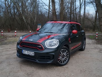 MINI JCW Countryman 231 KM 8 AT &ndash; Wesoły &bdquo;Wieśniak&rdquo;