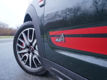 MINI JCW Countryman 231 KM 8 AT &ndash; Wesoły &bdquo;Wieśniak&rdquo;