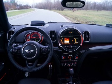 MINI JCW Countryman 231 KM 8 AT &ndash; Wesoły &bdquo;Wieśniak&rdquo;