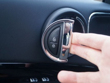 MINI JCW Countryman 231 KM 8 AT &ndash; Wesoły &bdquo;Wieśniak&rdquo;