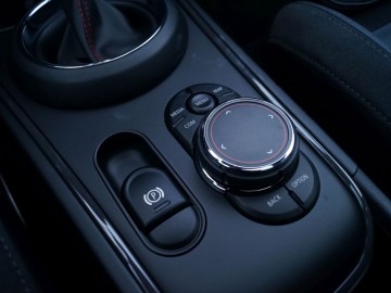 MINI JCW Countryman 231 KM 8 AT &ndash; Wesoły &bdquo;Wieśniak&rdquo;