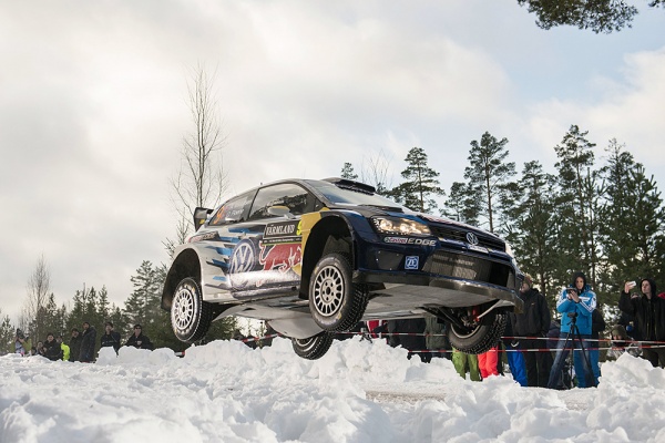 Ogier triumfuje w Szwecji