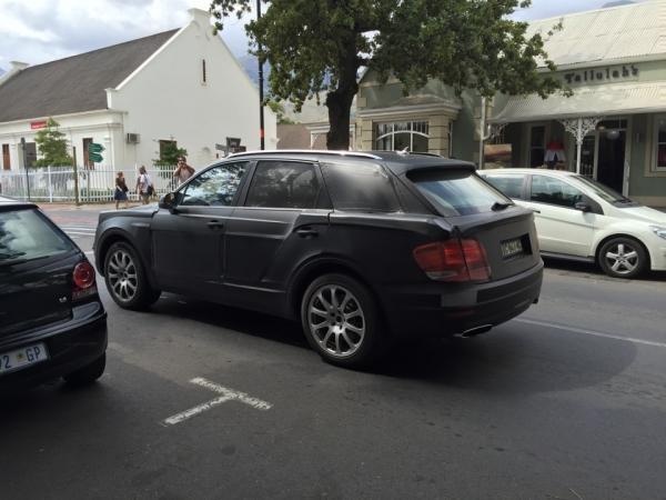 Bentley Bentayga przyłapany
