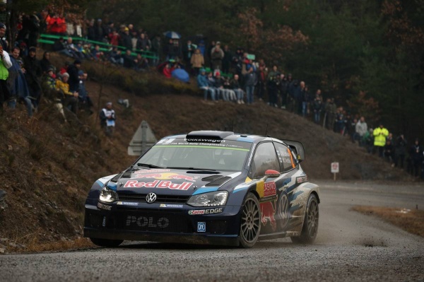 Ogier wciąż na czele