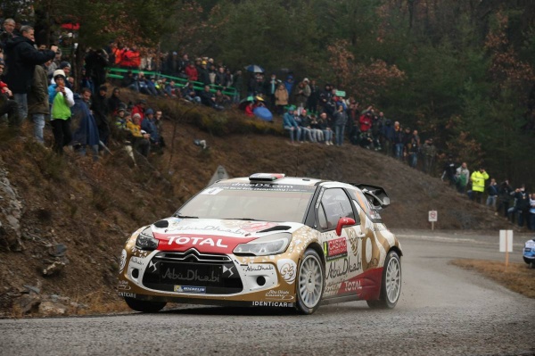 Ogier na prowadzeniu