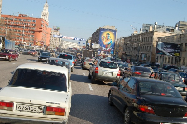 Rosyjski rynek motoryzacyjny z problemami