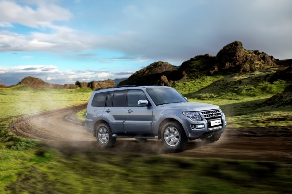 Mitsubishi Pajero 2015