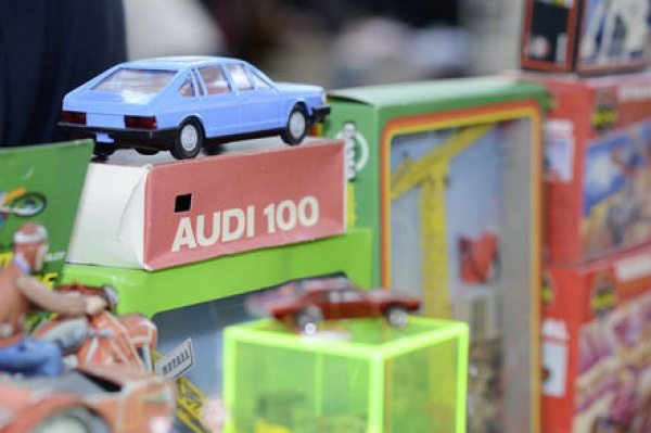 Giełda modeli samochod&oacute;w w Audi Forum Ingolstadt