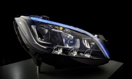 Mercedes z nowymi reflektorami LED