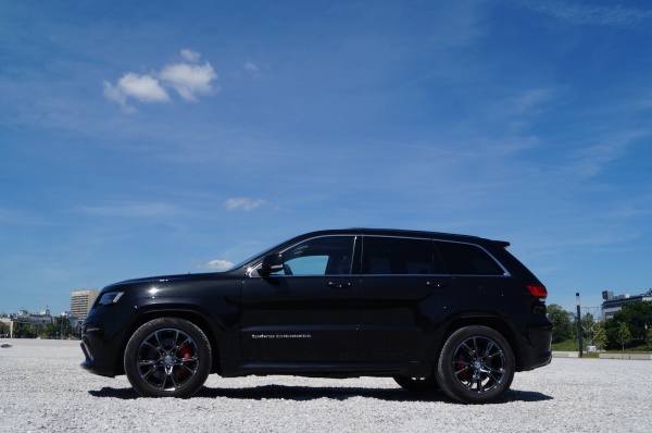 Jeep Grand Cherokee STR8 - Kochajmy V8, tak szybko odchodzi...