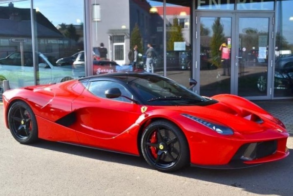LaFerrari za 3 mln euro