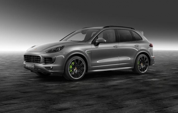 Porsche Cayenne S E-Hybrid w Paryżu