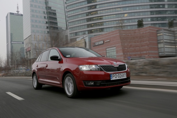 Skoda Rapid Spaceback Elegance 1.6 TDI 90 KM- Na co postawić?