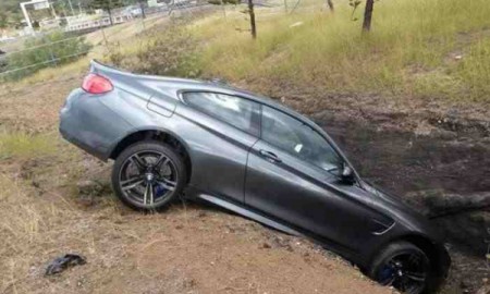 BMW M4 &ndash; z finałem w rowie