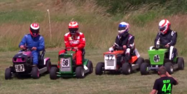 Raikkonen w wyścigu kosiarek