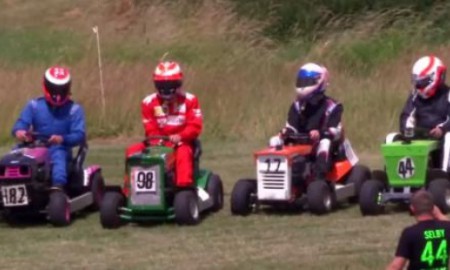 Raikkonen w wyścigu kosiarek