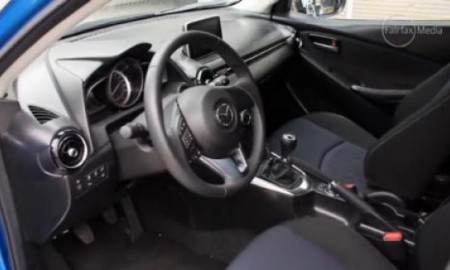 Nowa Mazda2 – tak wygląda wnętrze
