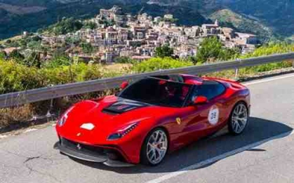 Ferrari F12 TRS oficjalnie ujawnione
