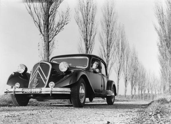 80 urodziny Citroena Traction Avant