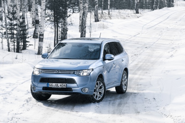 Mitsubishi Outlander PHEV – zimowe testy